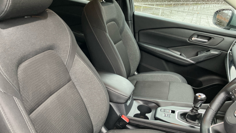 Nissan Qashqai 1.3 DiG-T MH N-Connecta 5dr Petrol Hatchback